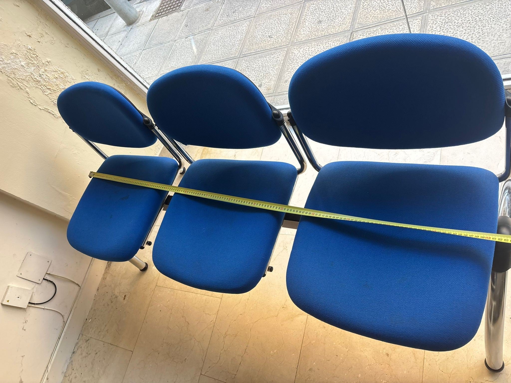 Bancada de Espera 3 Plazas Azul Tapizada - Liquidación por Jubilación