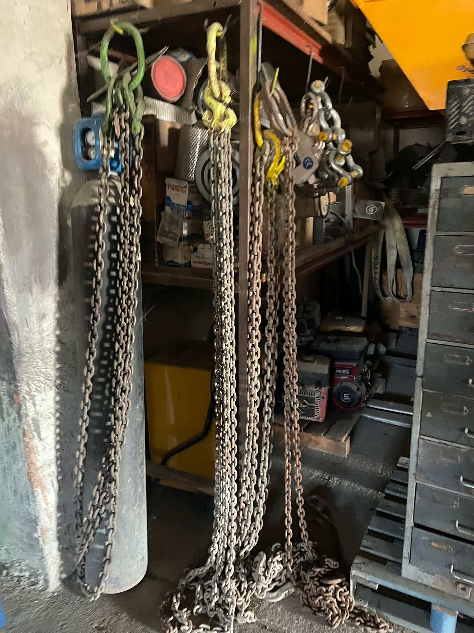 Lote completo de equipamiento industrial de elevación y tracción