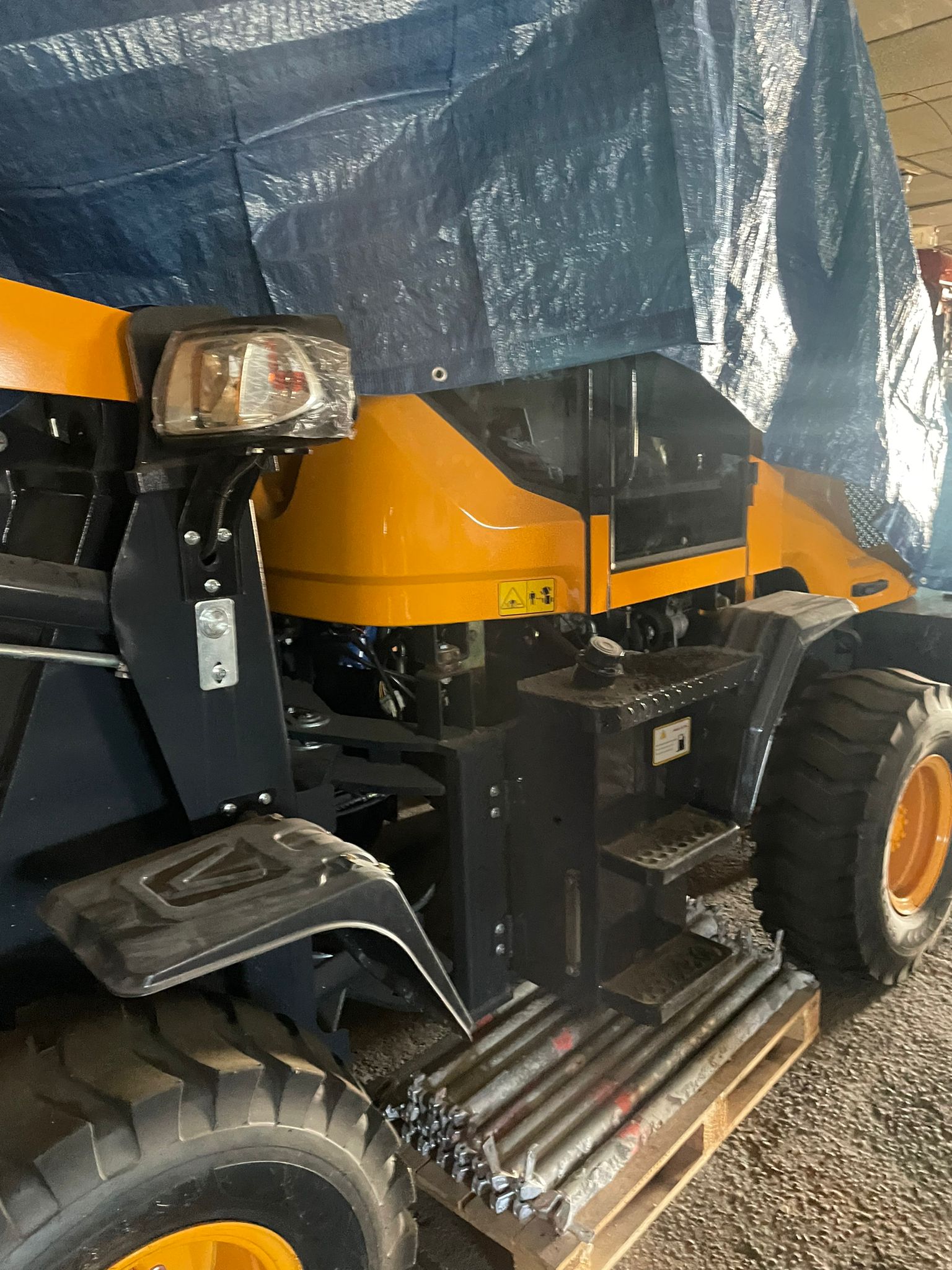 Mini cargadora articulada Blanche