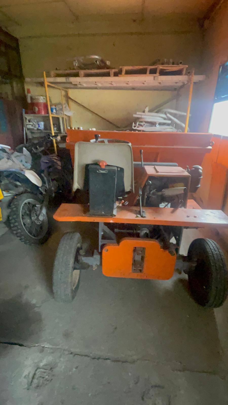 Dumper UROMAC profesional con basculante hidráulico