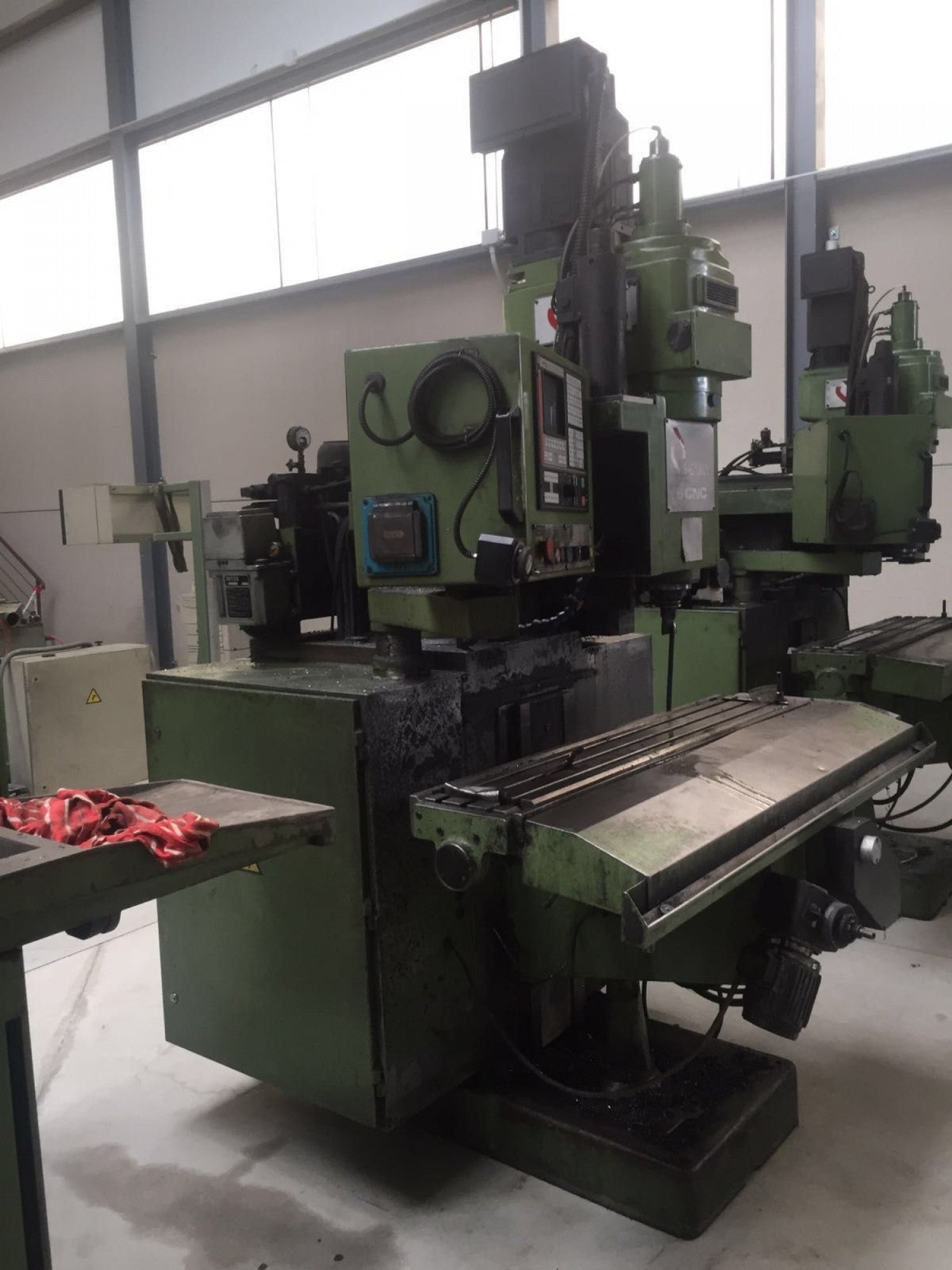 FRESADORA TORRETA LAGUN 5 CNC