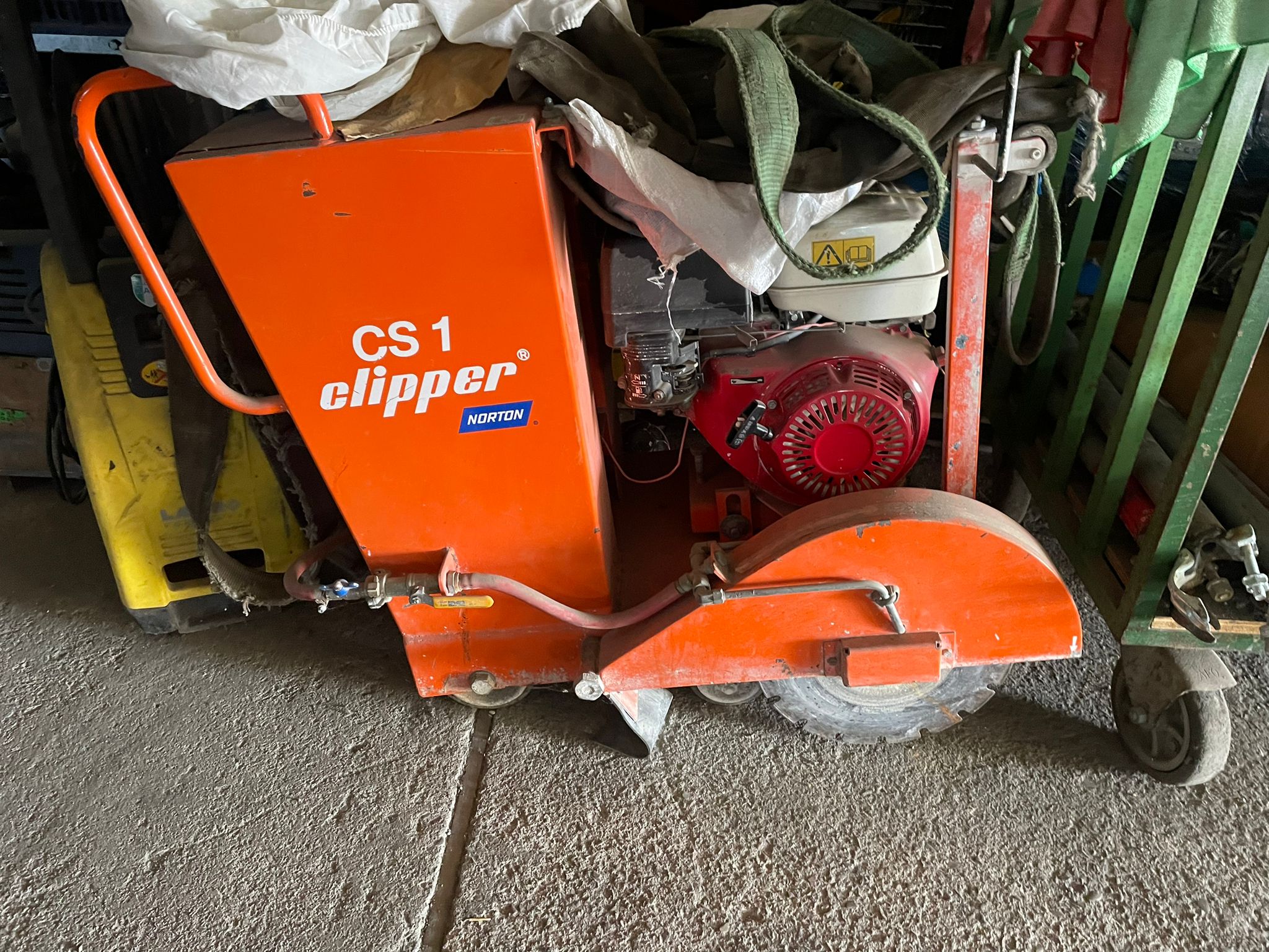 Cortadora de pavimento Norton Clipper CS1 con motor Honda