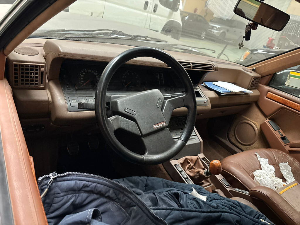 Renault 25 V6 Baccara clásico años 90