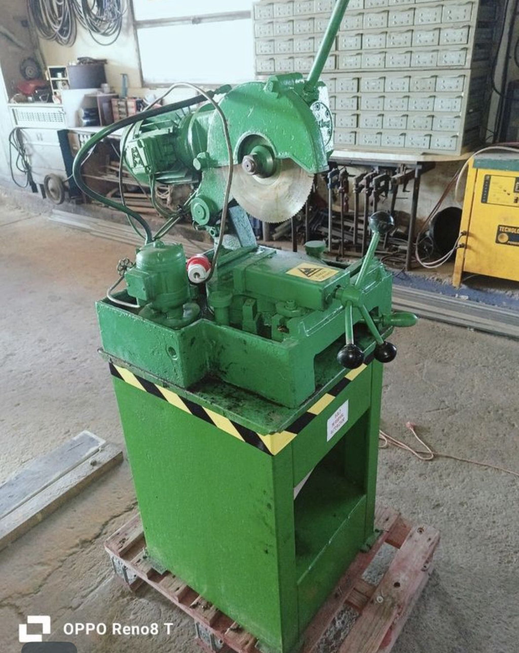 Sierra Tronzadora Industrial para Metal con Sistema de Taladrina