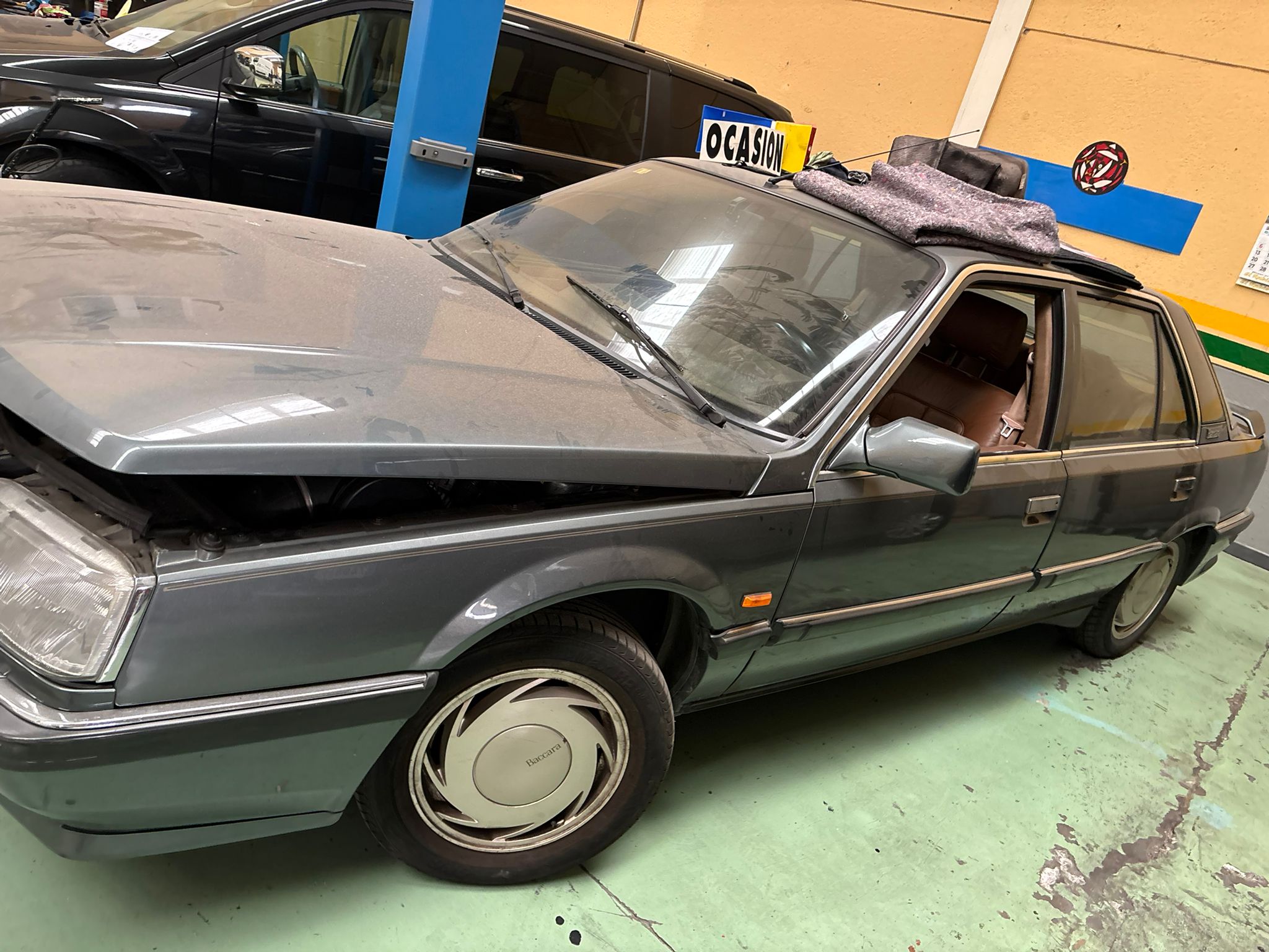 Renault 25 V6 Baccara clásico años 90