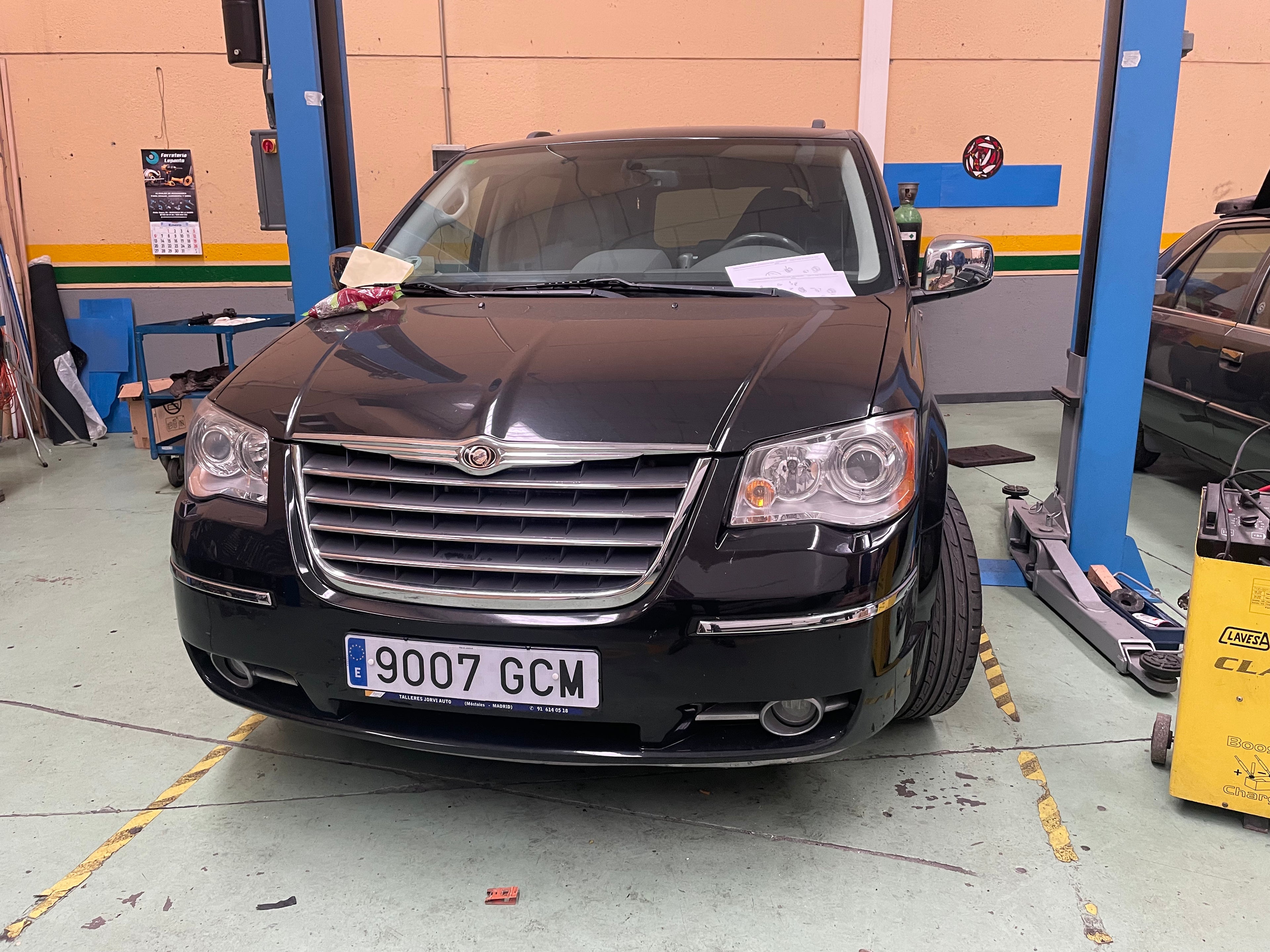 Chrysler Grand Voyager monovolumen premium 7 plazas interior beige