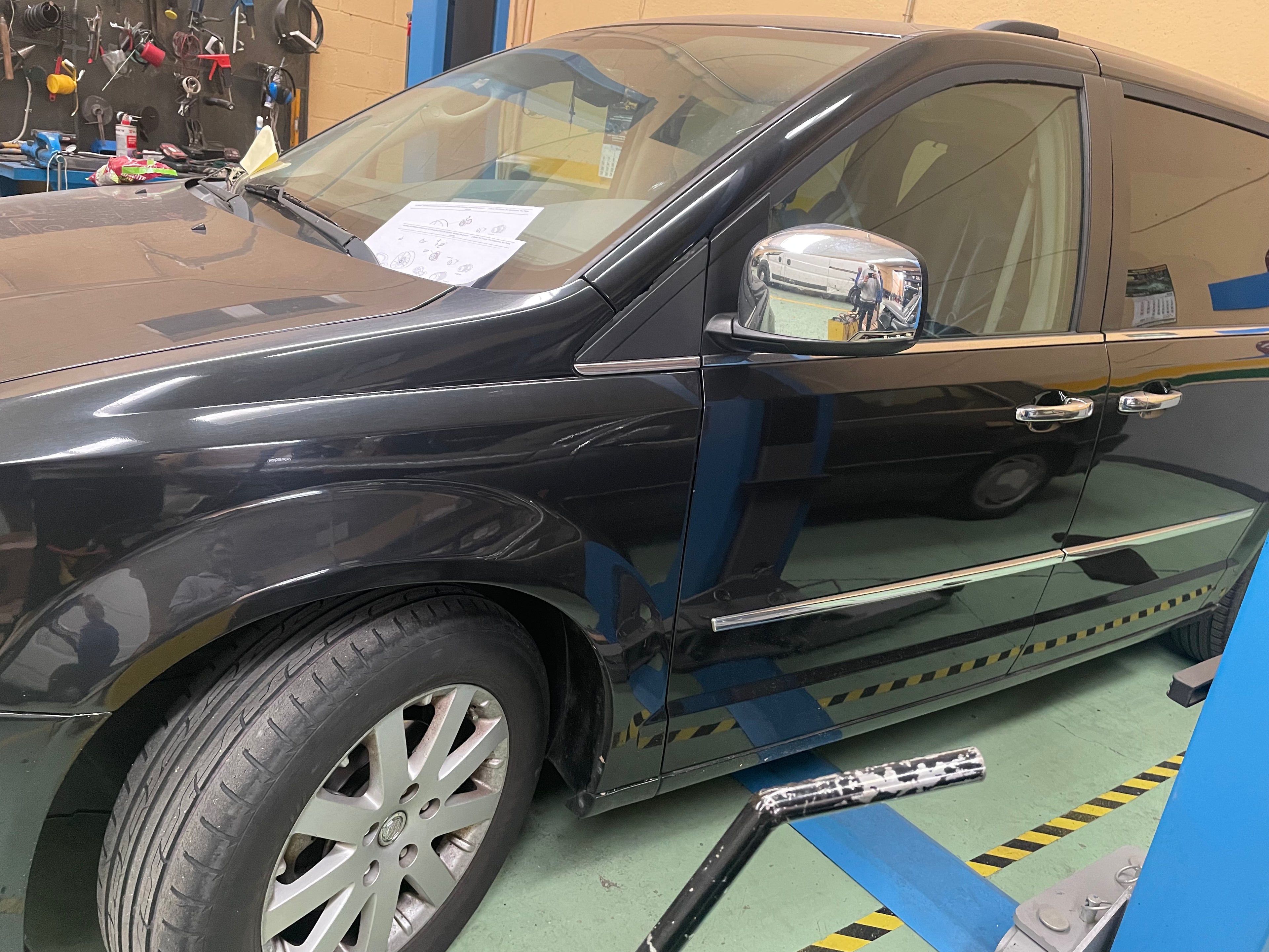 Chrysler Grand Voyager monovolumen premium 7 plazas interior beige