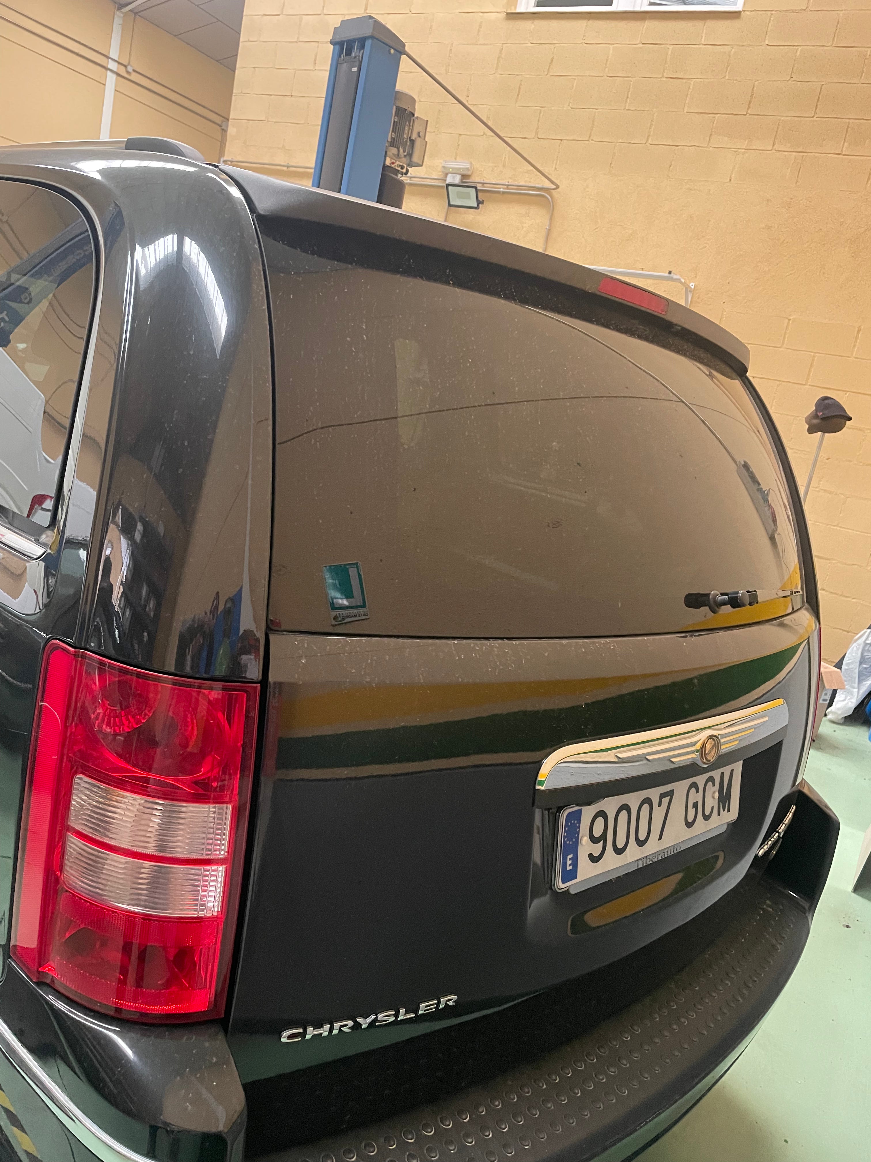 Chrysler Grand Voyager monovolumen premium 7 plazas interior beige