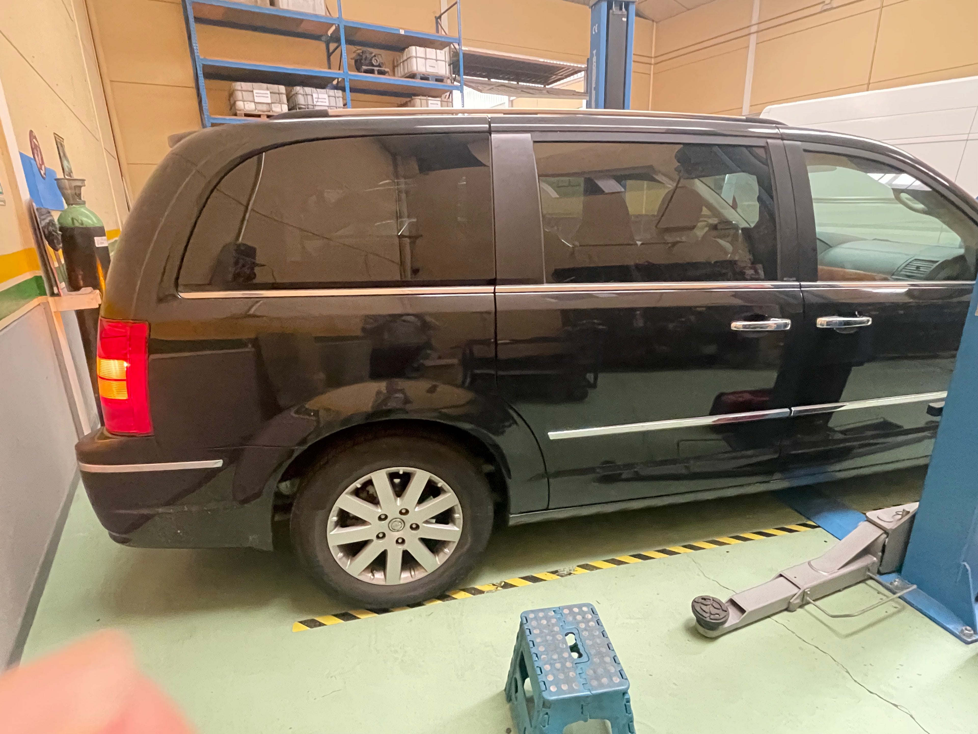 Chrysler Grand Voyager monovolumen premium 7 plazas interior beige