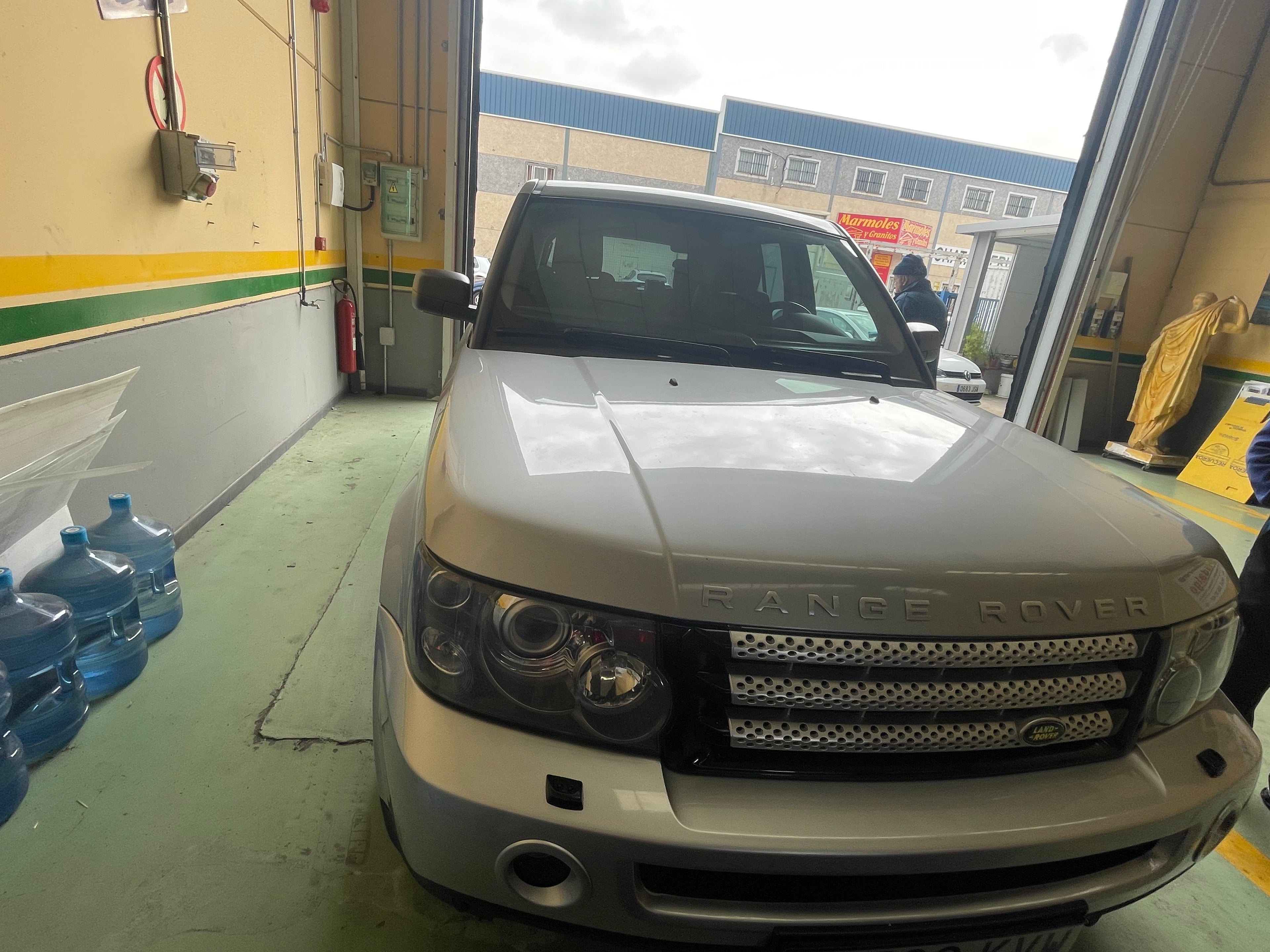 Range Rover Sport 2011 SUV premium blanco llantas deportivas