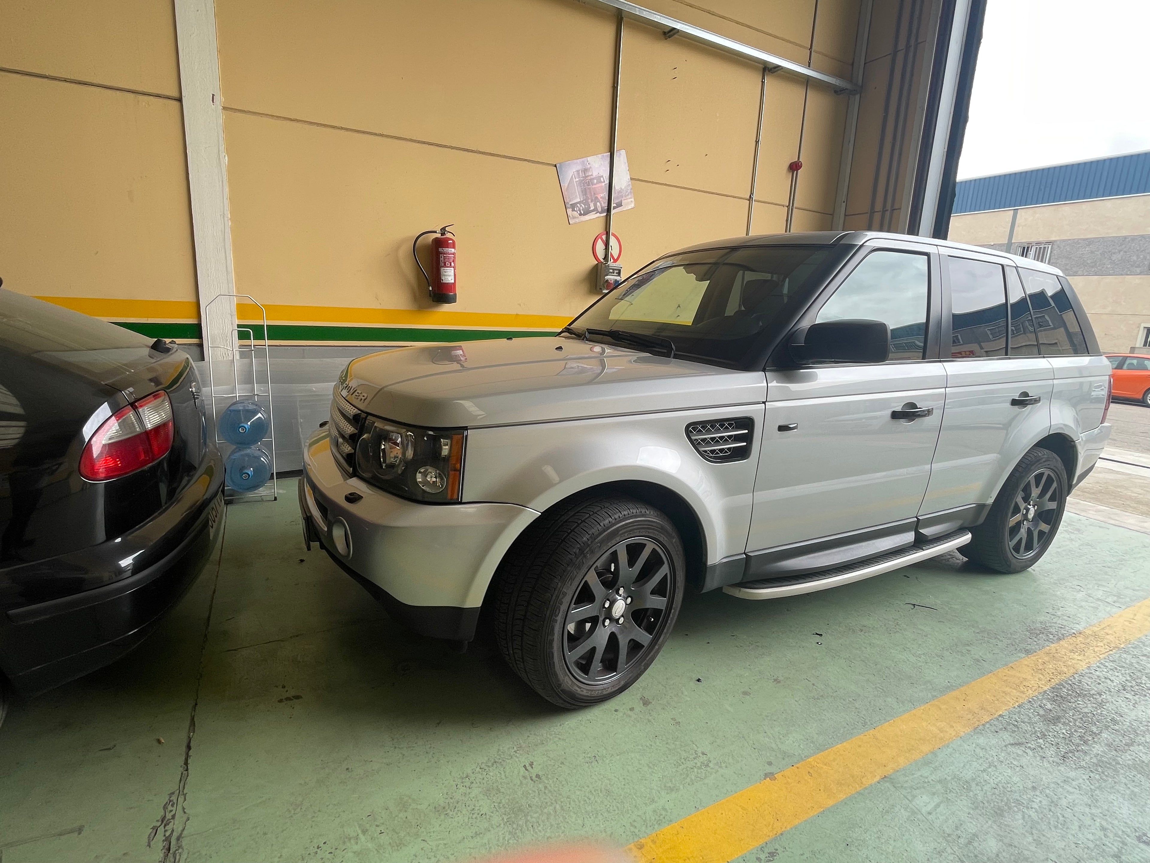 Range Rover Sport 2011 SUV premium blanco llantas deportivas