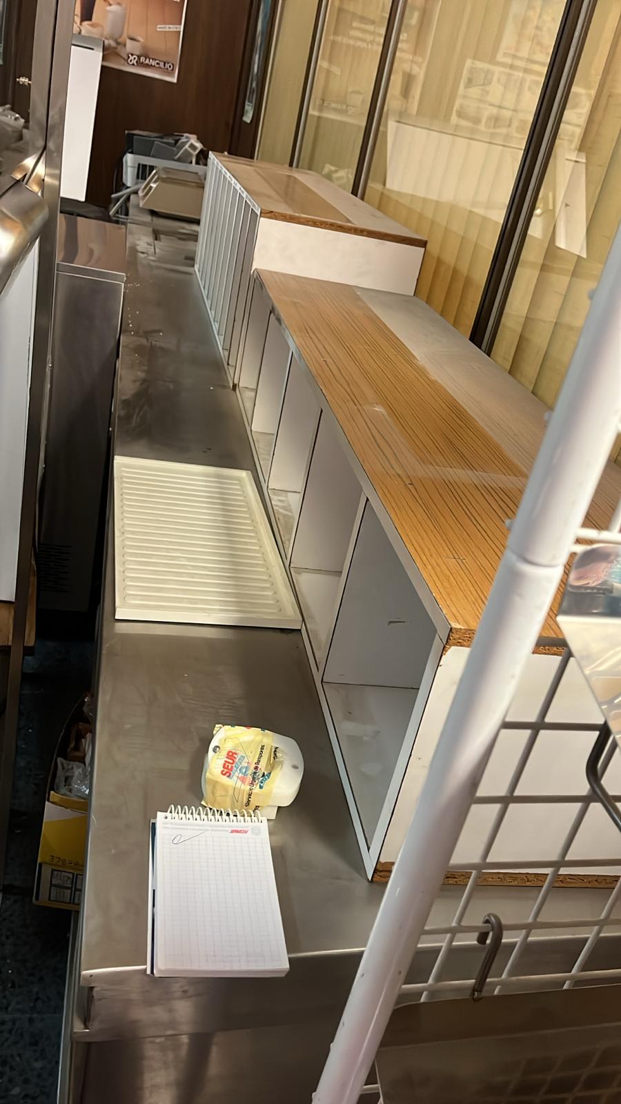 Barra de Bar Completa Encimera Madera + Estructura Inox – Segunda Mano