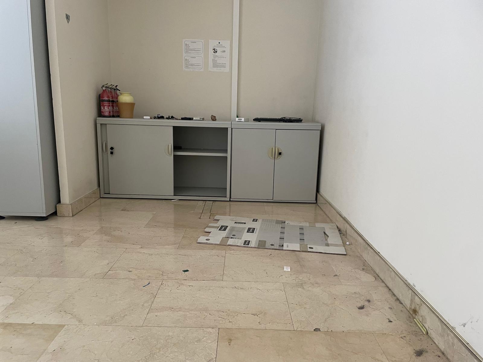 Armario Bajo de Oficina 2 Puertas Gris 87x43cm