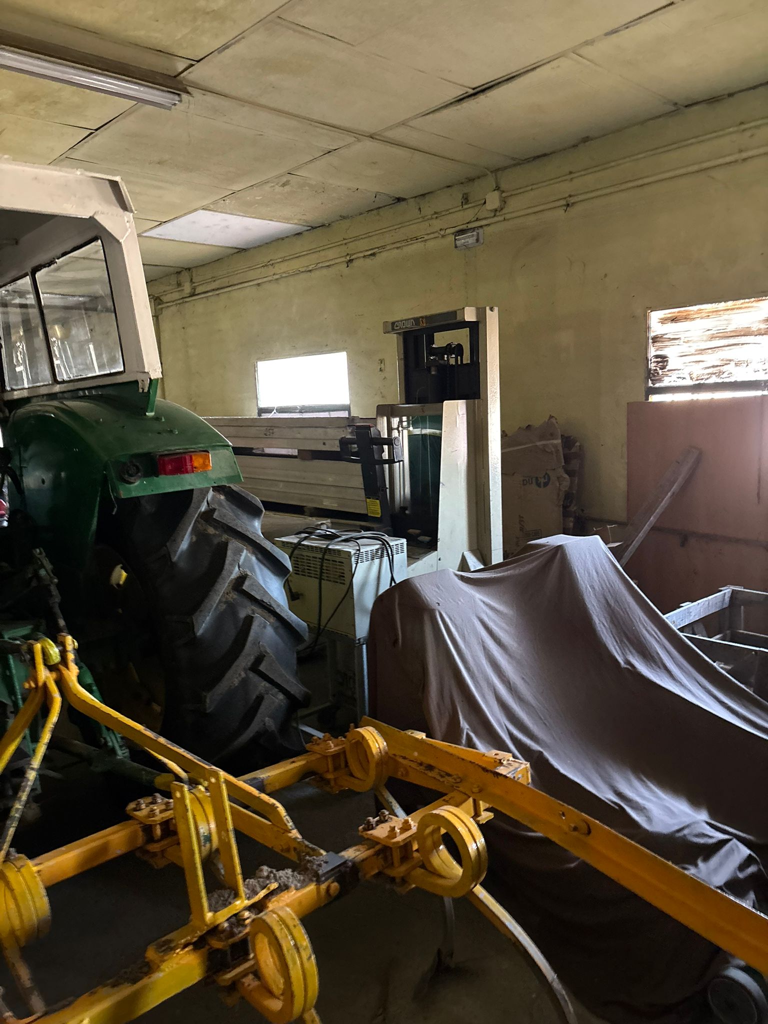 Tractor John Deere 2135 con cabina