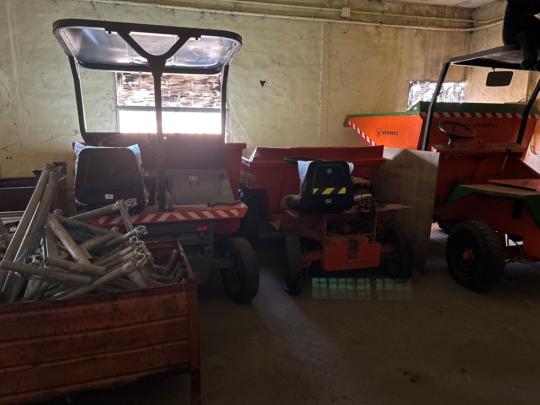 Lote de 3 dumpers UROMAC profesionales para obra