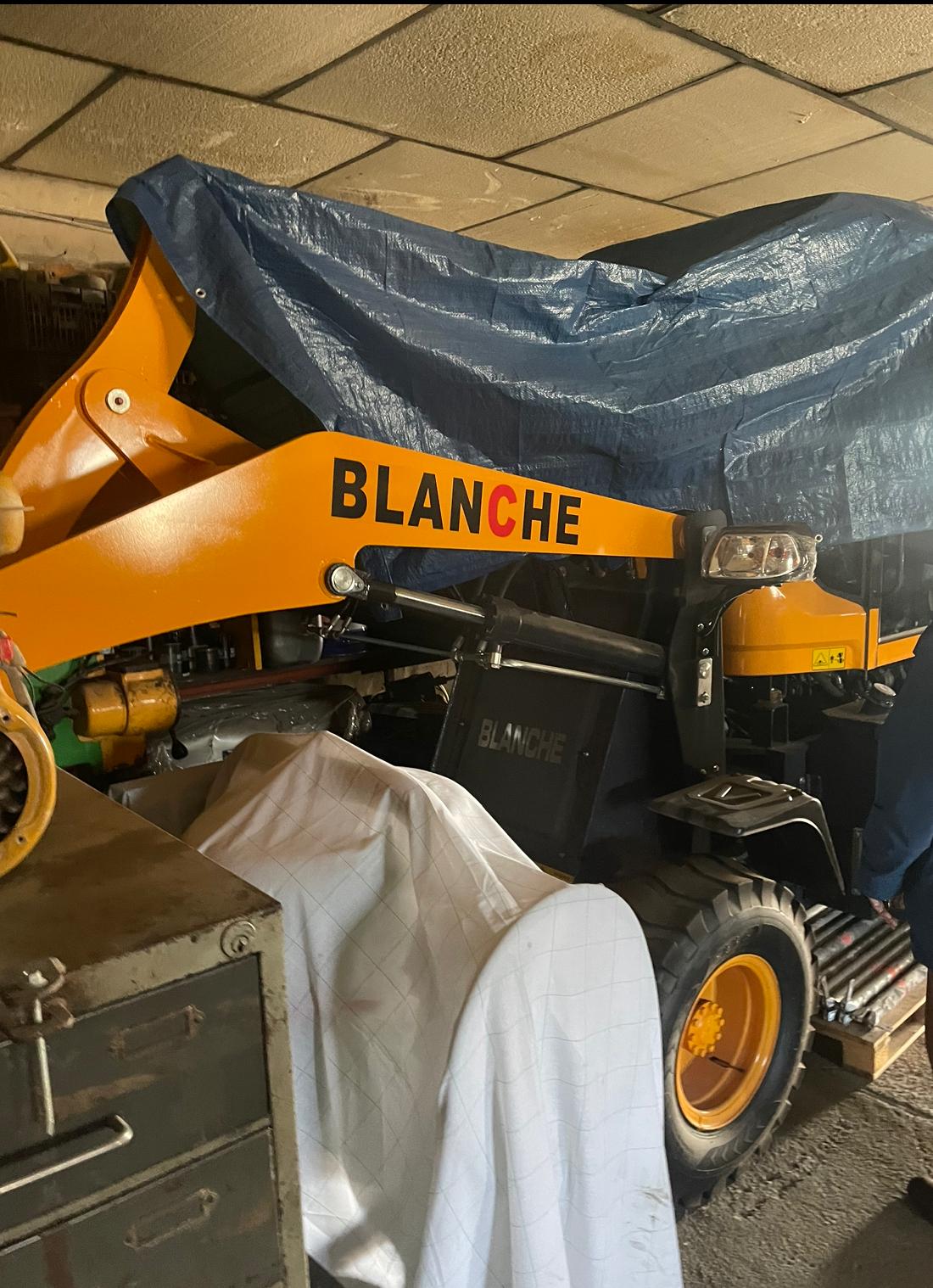 Mini cargadora articulada Blanche