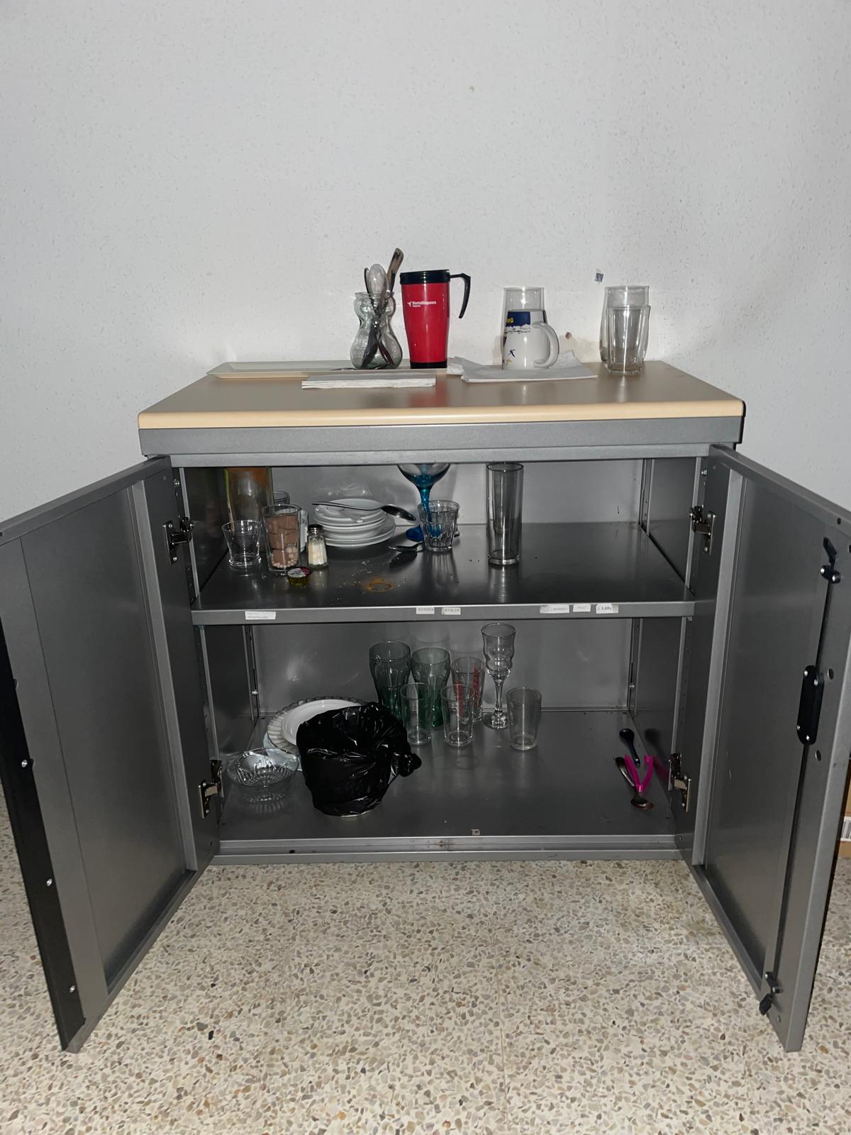 Mueble Auxiliar Metálico con Encimera – 2 Puertas y 2 Estantes