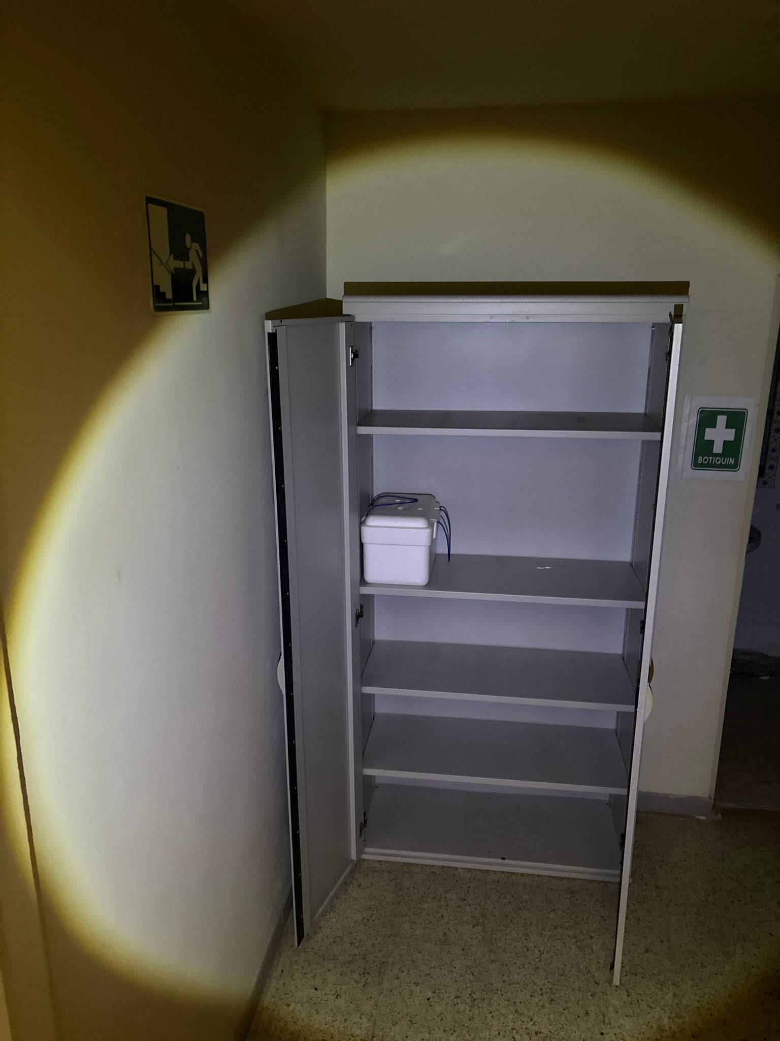 Armario Alto Oficina Gran Capacidad 184x87cm