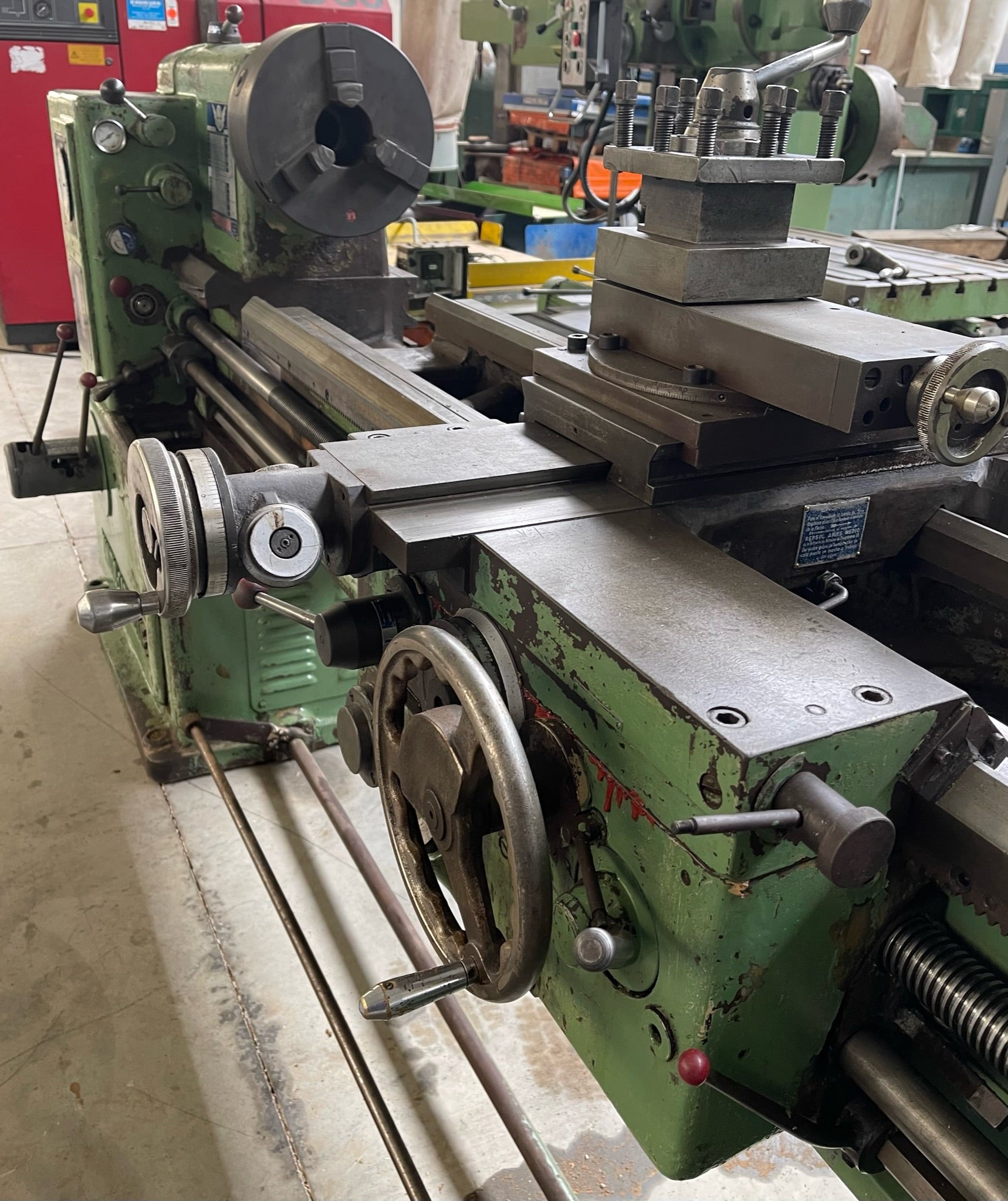 Torno AMUTIO-CAZENEUVE HB575/3000