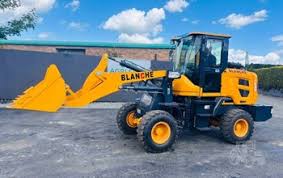 Mini cargadora articulada Blanche