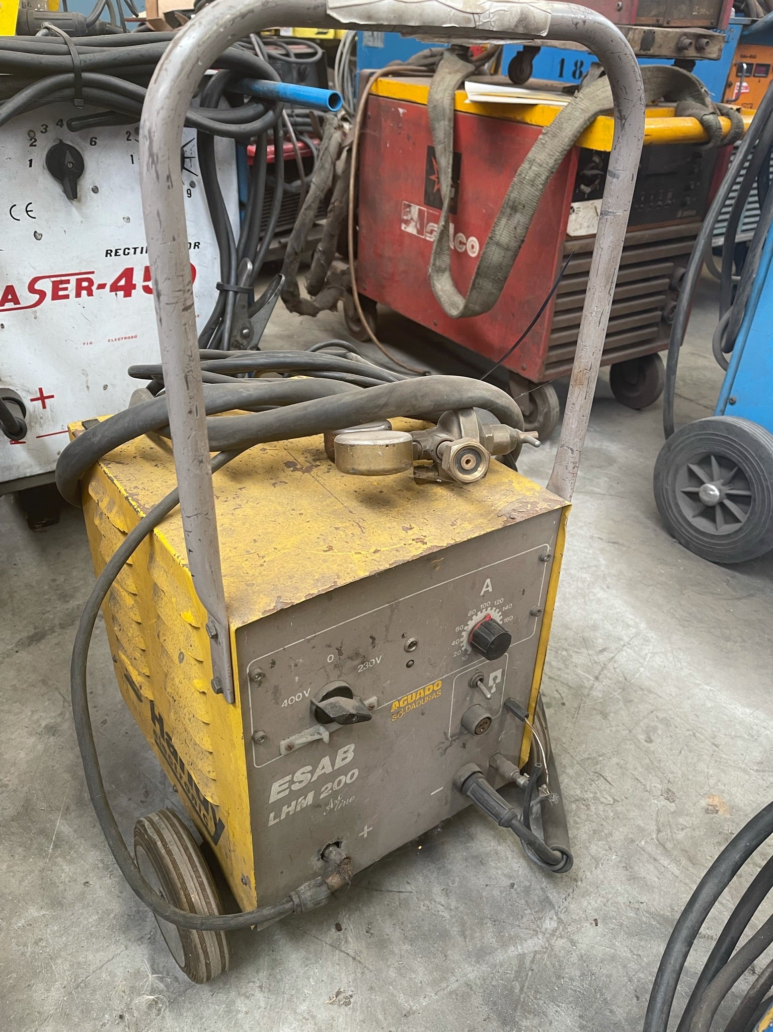 Máquina de soldar ESAB LHM 200