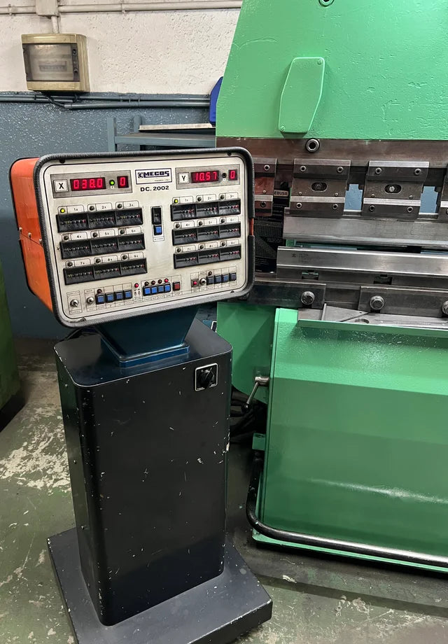 Plegadora Hidráulica Mebusa Promecam RG-2000-33 con Control Numérico Mecos 2 Ejes