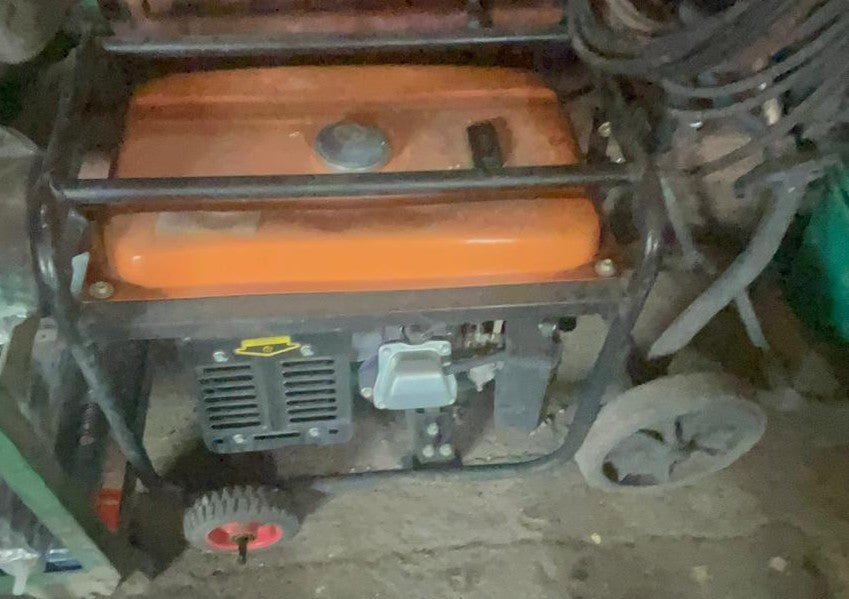 Generador eléctrico de gasolina carcasa naranja potencia media-alta